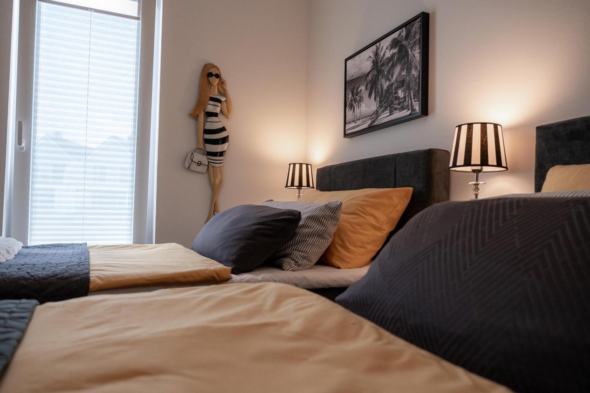 Hollywood Lounge Apartment ออลเพนิทซ์ ภายนอก รูปภาพ