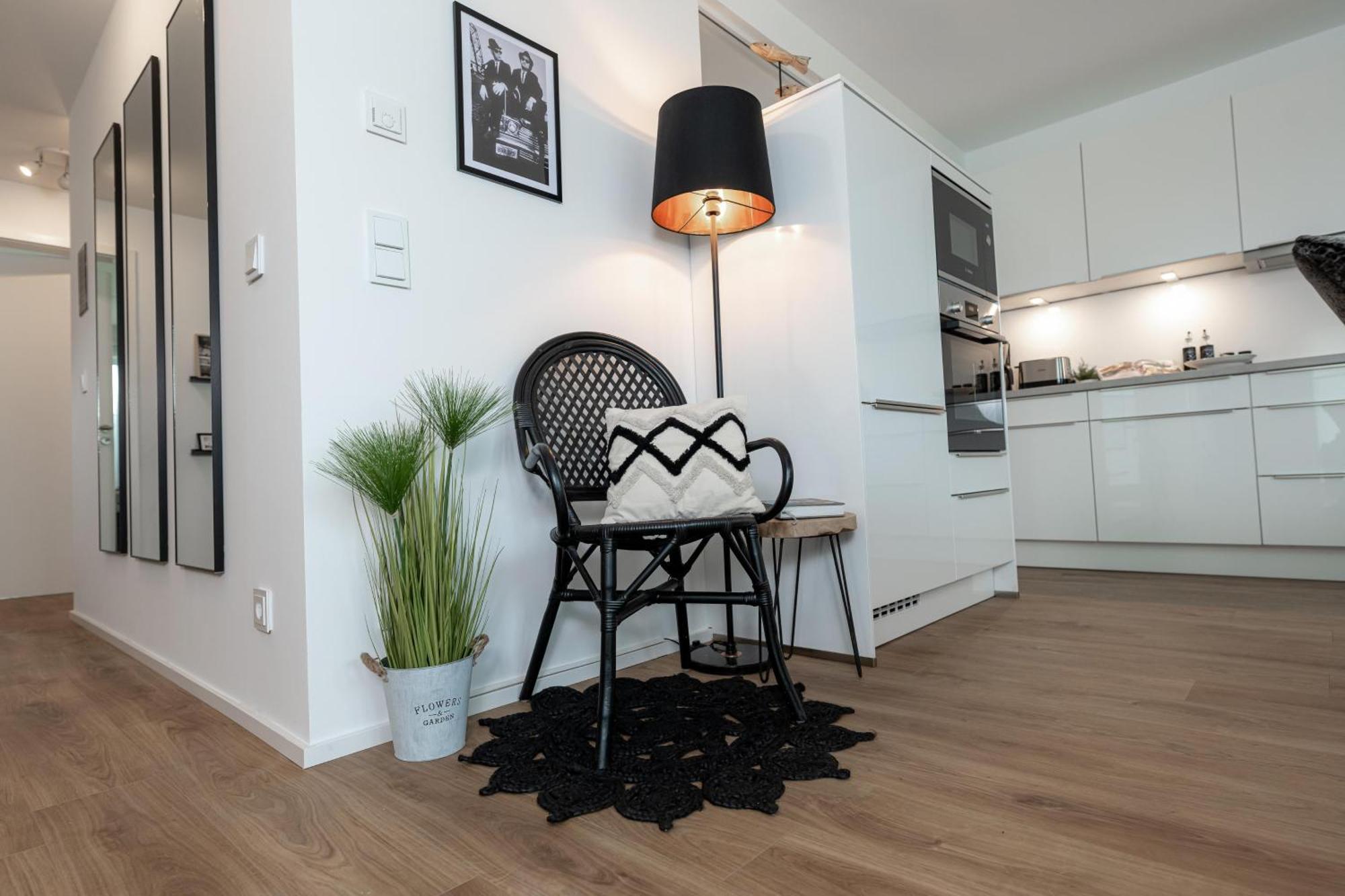 Hollywood Lounge Apartment ออลเพนิทซ์ ภายนอก รูปภาพ